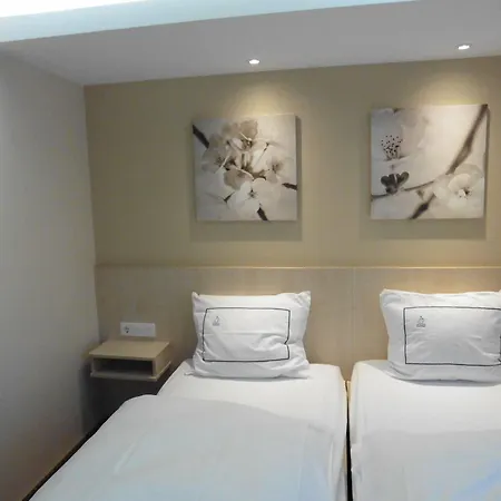 Hotel Empire 3*