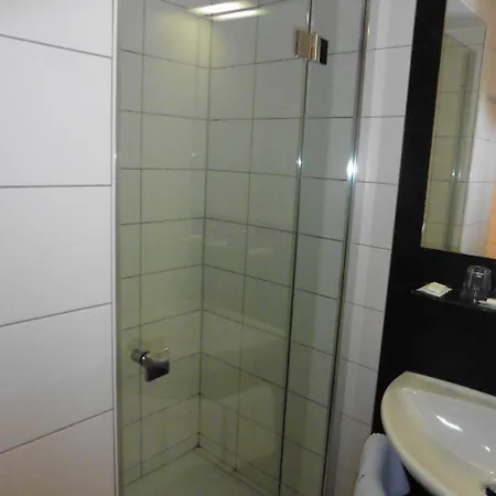 Empire Hotel 3*