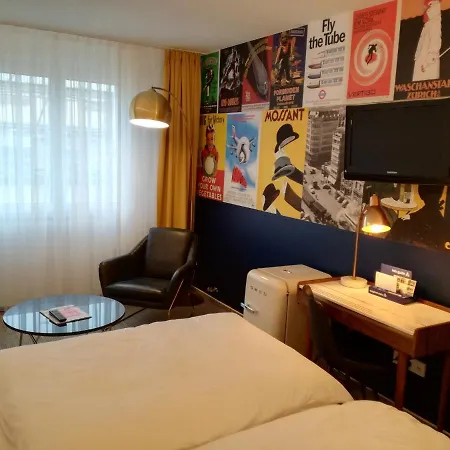 Empire Hotel