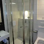 Empire Hotel 3*